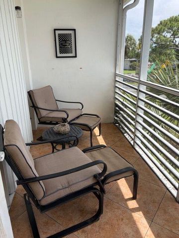 2562 Garden Drive N 305, Lake Worth, FL 33461