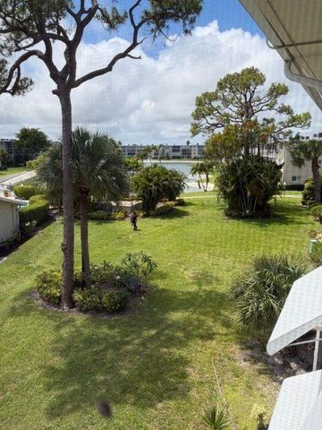 2562 Garden Drive N 305, Lake Worth, FL 33461