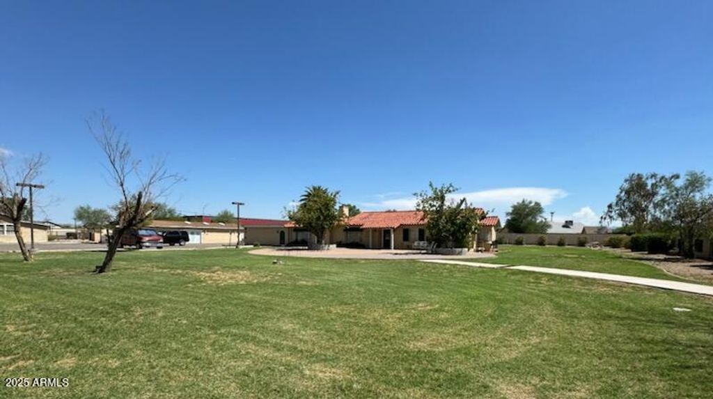 8625 W OLIVE Avenue, Peoria, AZ 85345 — photo 2