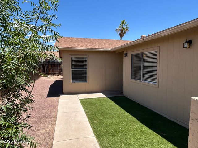 4684 N Woodside Drive, Tucson, AZ 85705