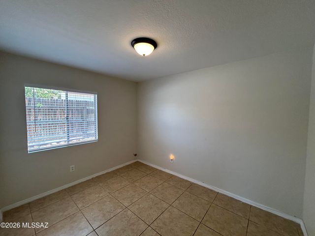 4684 N Woodside Drive, Tucson, AZ 85705