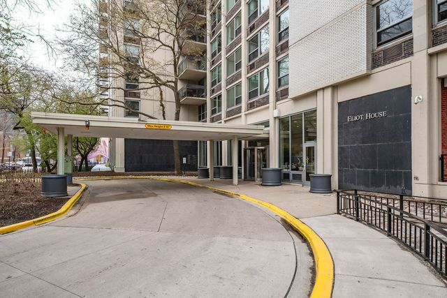 1255 N Sandburg Terrace 2606E, Chicago, IL 60610