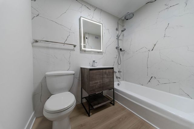 1255 N Sandburg Terrace 2606E, Chicago, IL 60610