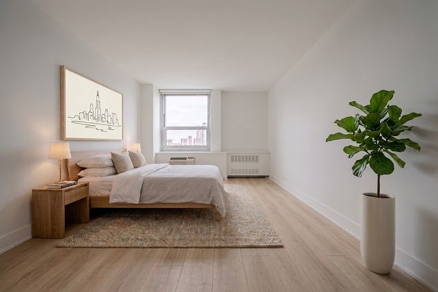 1255 N Sandburg Terrace 2606E, Chicago, IL 60610