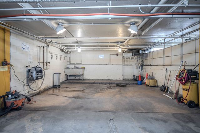 1255 N Sandburg Terrace 2606E, Chicago, IL 60610