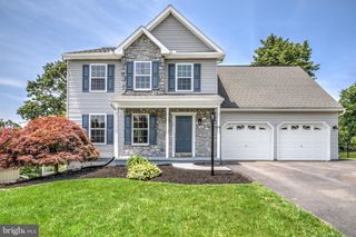 30 BURBERRY LANE, Mount Wolf, PA 17347