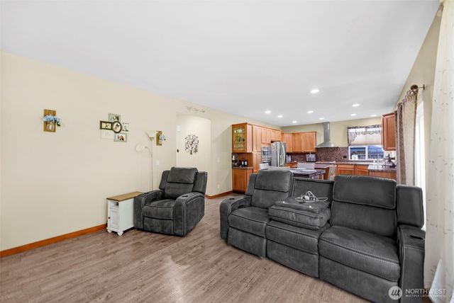 7924 32nd Place NE, Marysville, WA 98270