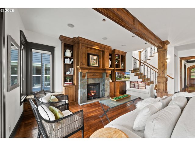 100 3RD St, Lake Oswego, OR 97034