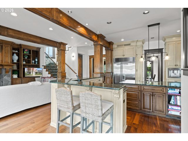 100 3RD St, Lake Oswego, OR 97034