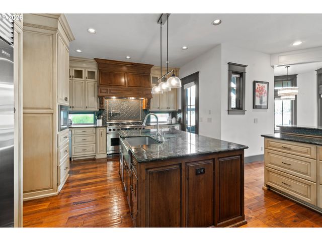 100 3RD St, Lake Oswego, OR 97034