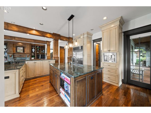 100 3RD St, Lake Oswego, OR 97034
