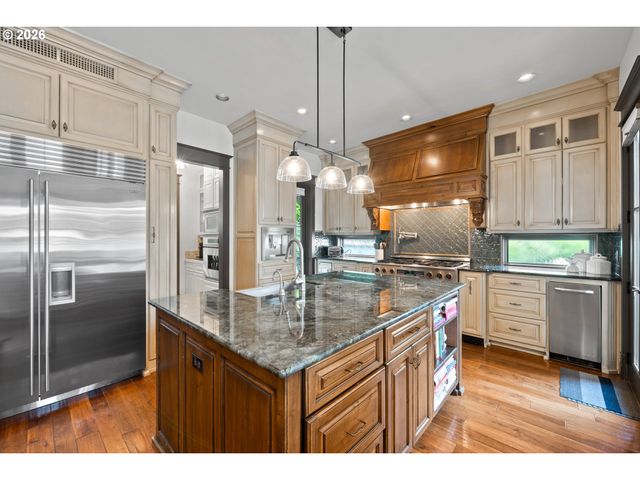 100 3RD St, Lake Oswego, OR 97034