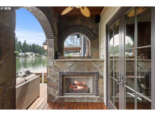 100 3RD St, Lake Oswego, OR 97034