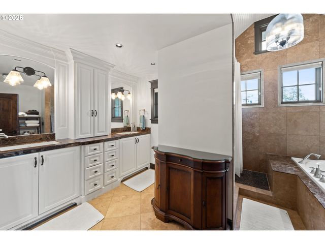 100 3RD St, Lake Oswego, OR 97034