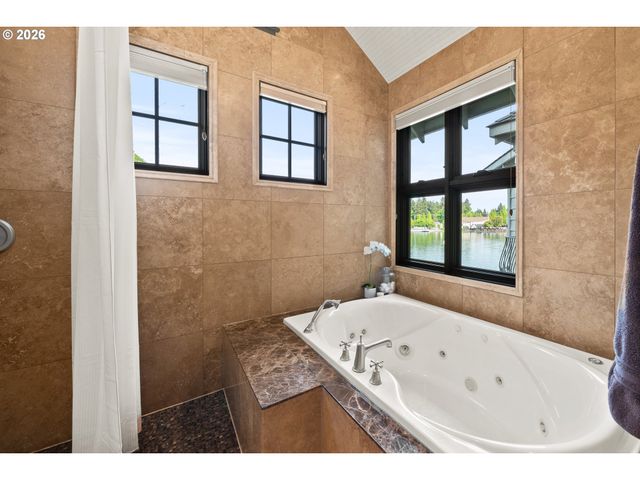 100 3RD St, Lake Oswego, OR 97034