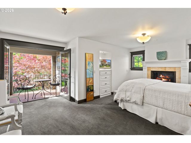 100 3RD St, Lake Oswego, OR 97034