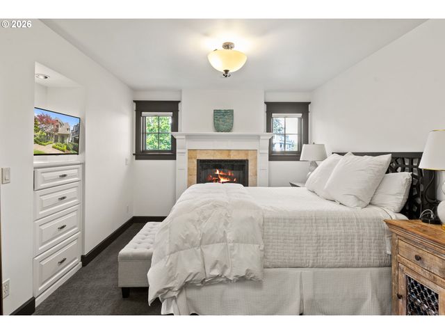 100 3RD St, Lake Oswego, OR 97034