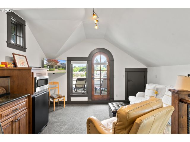100 3RD St, Lake Oswego, OR 97034