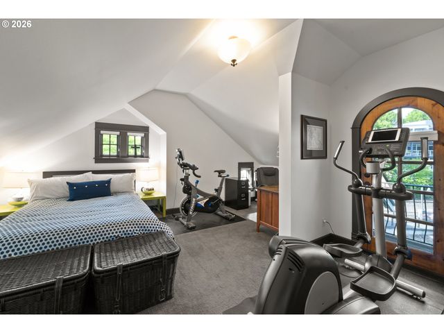 100 3RD St, Lake Oswego, OR 97034