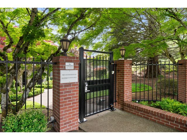 100 3RD St, Lake Oswego, OR 97034