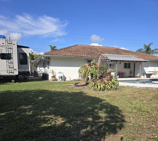 15641 SW 147th Ave, Miami, FL 33187