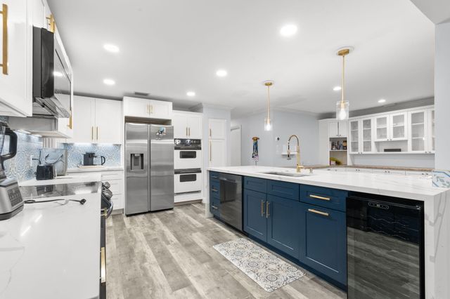 1852 NW 82ND Avenue, Coral Springs, FL 33071