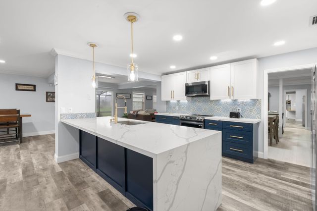 1852 NW 82ND Avenue, Coral Springs, FL 33071