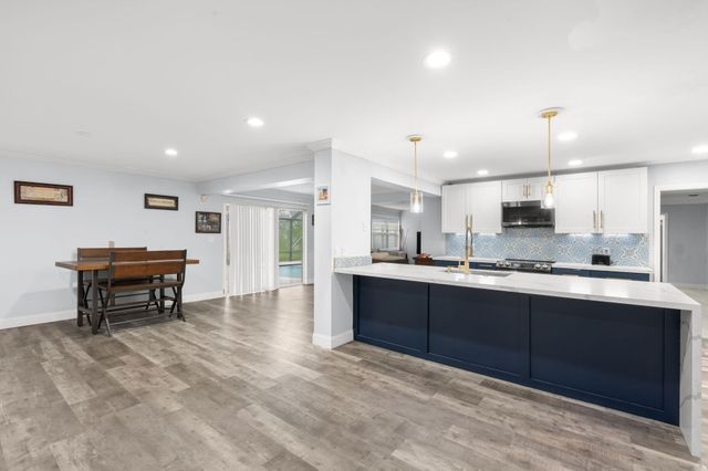 1852 NW 82ND Avenue, Coral Springs, FL 33071