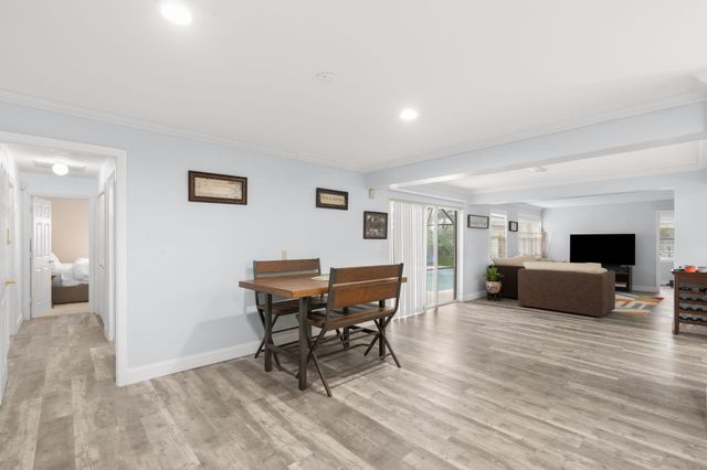 1852 NW 82ND Avenue, Coral Springs, FL 33071