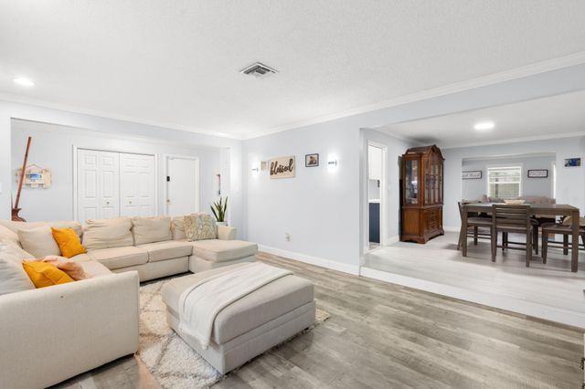1852 NW 82ND Avenue, Coral Springs, FL 33071