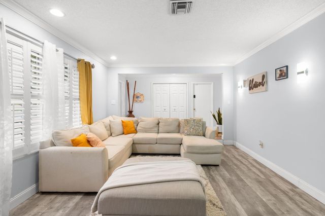 1852 NW 82ND Avenue, Coral Springs, FL 33071