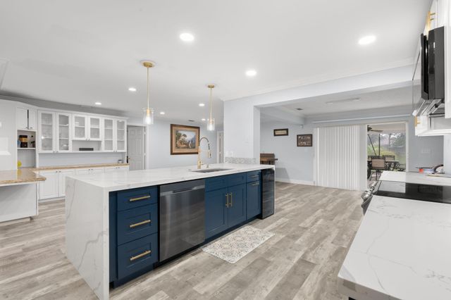 1852 NW 82ND Avenue, Coral Springs, FL 33071