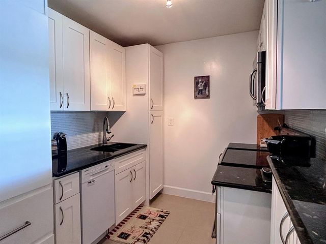 638 Snug Harbor Drive E6, Boynton Beach, FL 33435