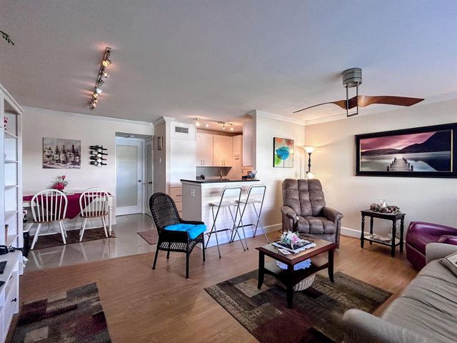 638 Snug Harbor Drive E6, Boynton Beach, FL 33435