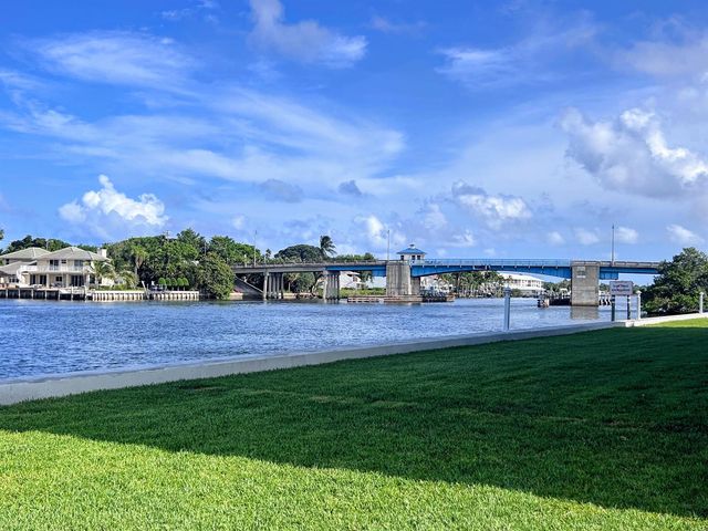 638 Snug Harbor Drive E6, Boynton Beach, FL 33435
