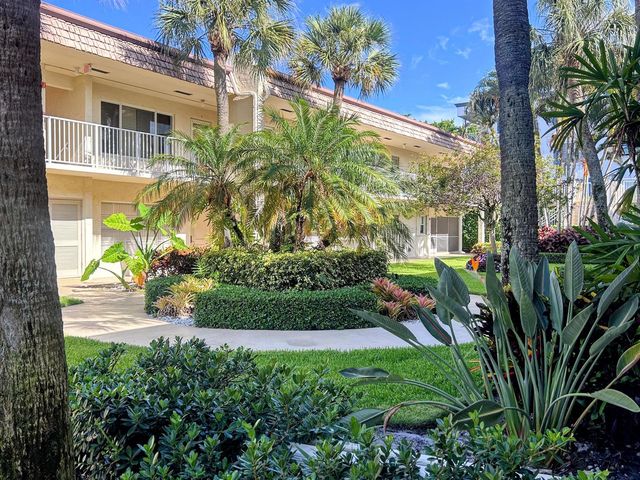 638 Snug Harbor Drive E6, Boynton Beach, FL 33435