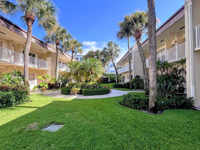 638 Snug Harbor Drive E6, Boynton Beach, FL 33435
