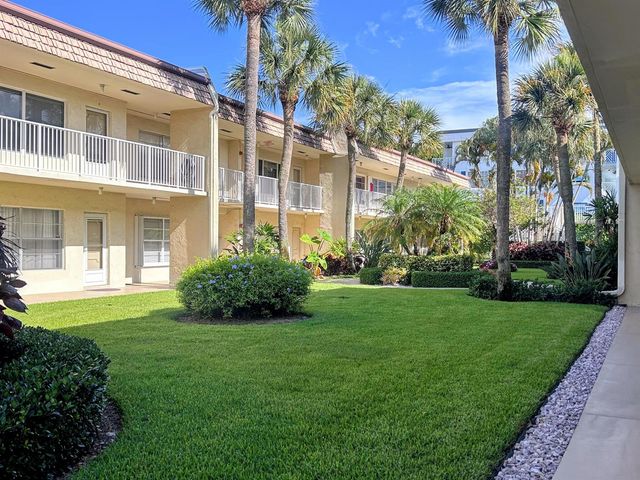 638 Snug Harbor Drive E6, Boynton Beach, FL 33435