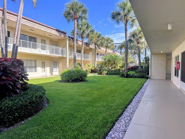 638 Snug Harbor Drive E6, Boynton Beach, FL 33435