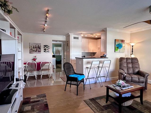 638 Snug Harbor Drive E6, Boynton Beach, FL 33435
