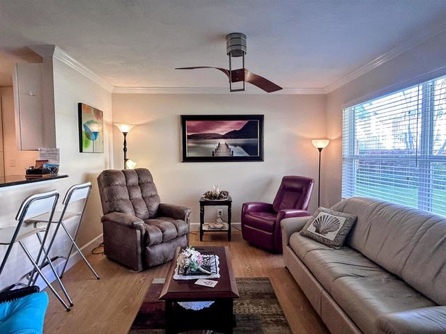 638 Snug Harbor Drive E6, Boynton Beach, FL 33435