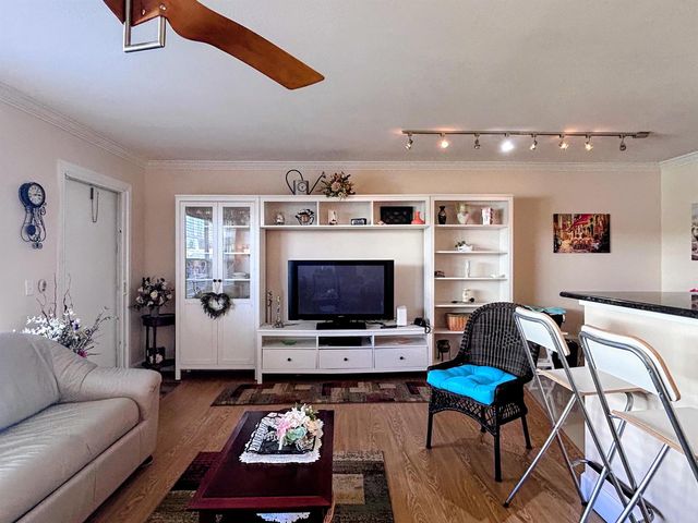 638 Snug Harbor Drive E6, Boynton Beach, FL 33435