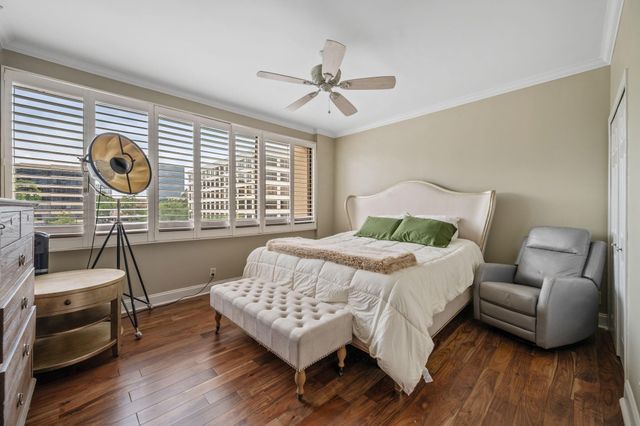 49 Briar Hollow Lane 401, Houston, TX 77027