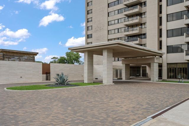 49 Briar Hollow Lane 401, Houston, TX 77027
