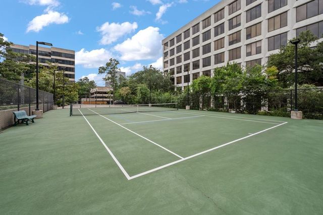 49 Briar Hollow Lane 401, Houston, TX 77027