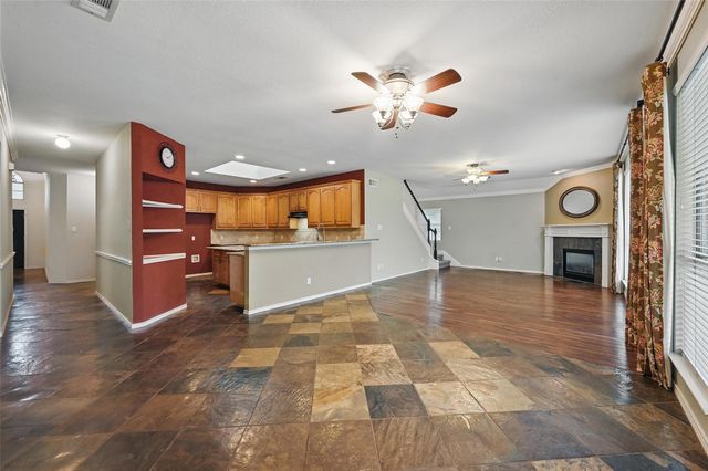 2300 Glenmoor Drive, Arlington, TX 76001