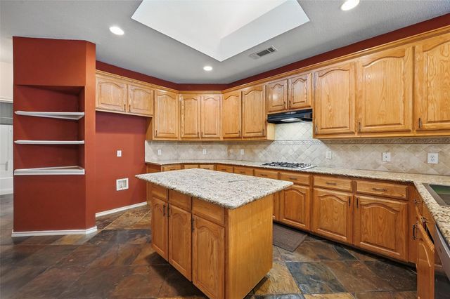 2300 Glenmoor Drive, Arlington, TX 76001