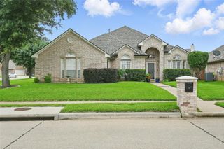 2300 Glenmoor Drive, Arlington, TX 76001