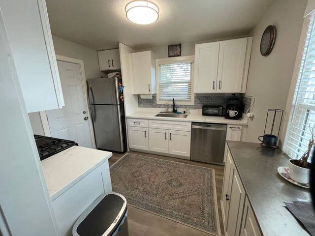 80 Loma Vista Way, Pittsburg, CA 94565