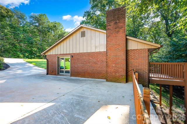 247 Spring Shore Road, Statesville, NC 28677
